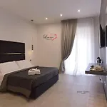 Love Inn Frühstückspension 4*