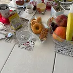 Love Inn Frühstückspension 4*