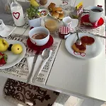 Frühstückspension Love Inn 4*