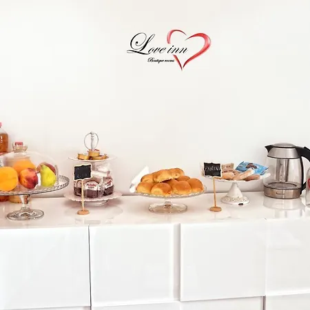 Love Inn לינה וארוחת בוקר פומפיי