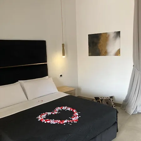 לינה וארוחת בוקר Love Inn 4*