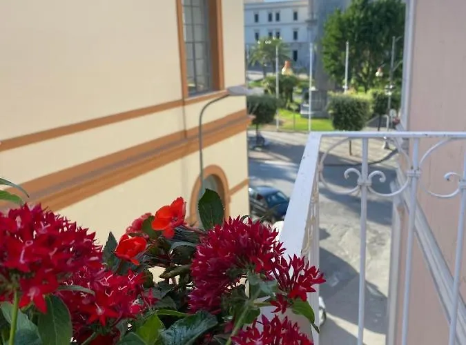 Love Inn Bed & Breakfast 4*